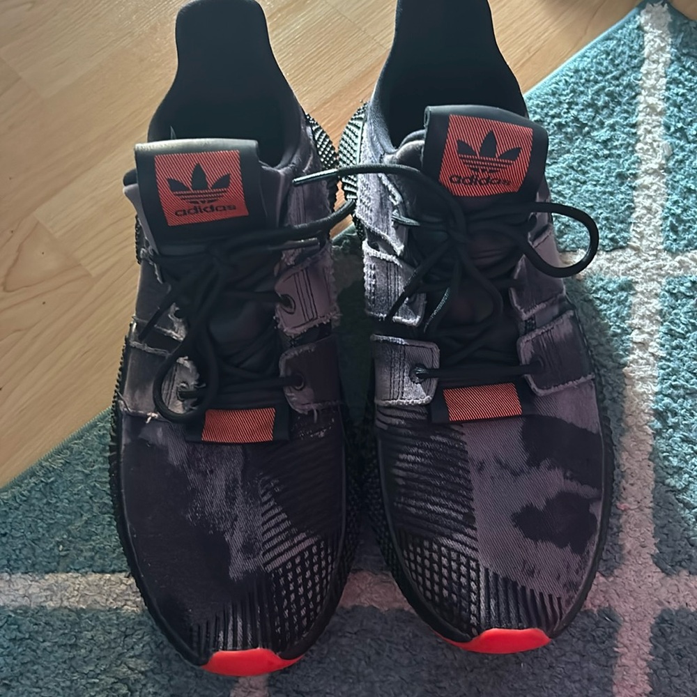 Men’s Adidas Prophere Basketball sneakers